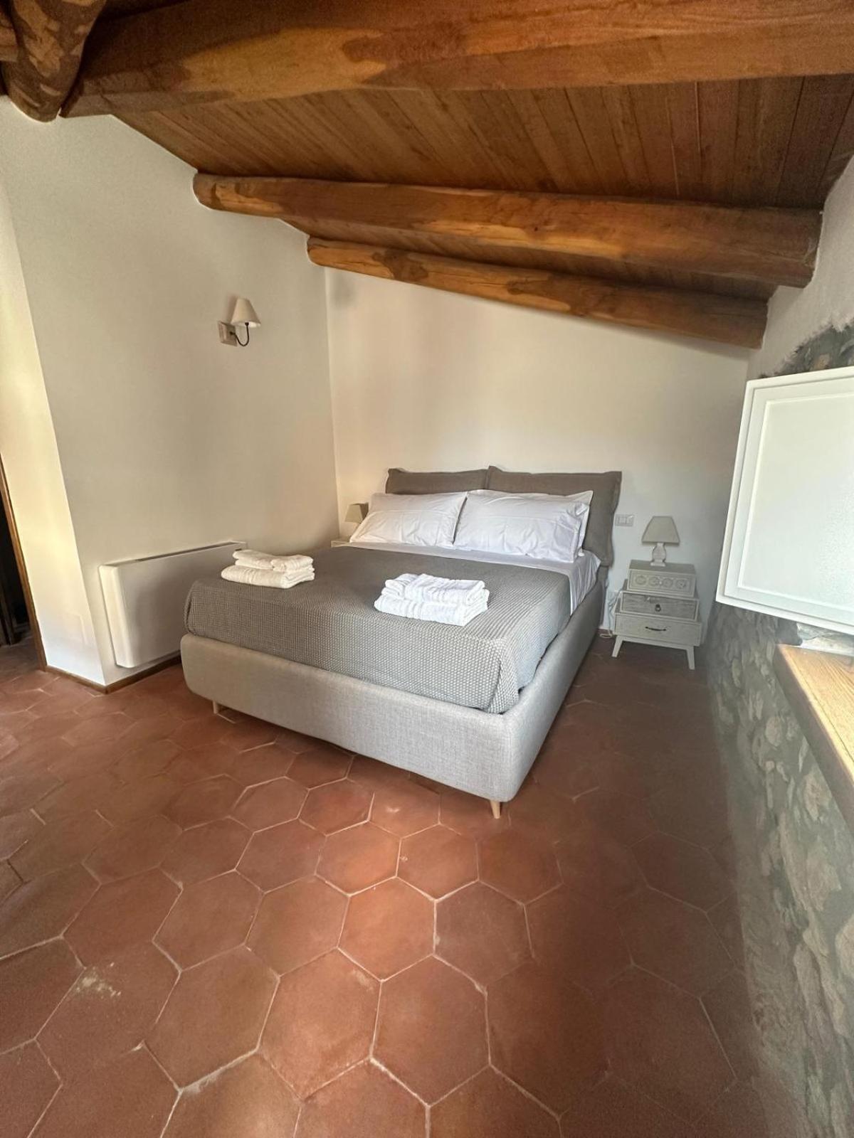 La Mansarda Bed & Breakfast Кастелабате Екстериор снимка