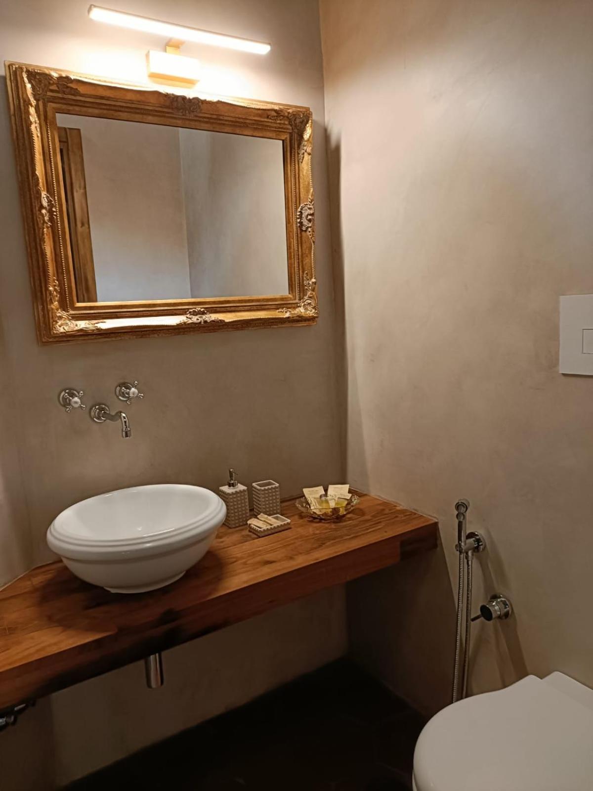 La Mansarda Bed & Breakfast Кастелабате Екстериор снимка