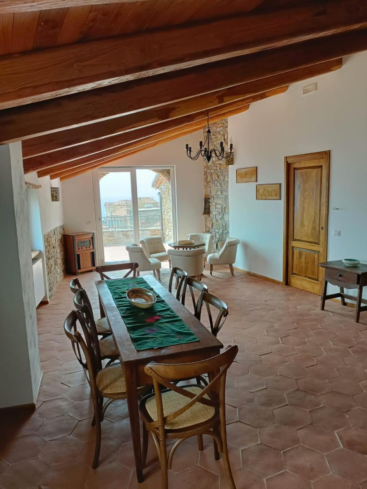 La Mansarda Bed & Breakfast Кастелабате Екстериор снимка